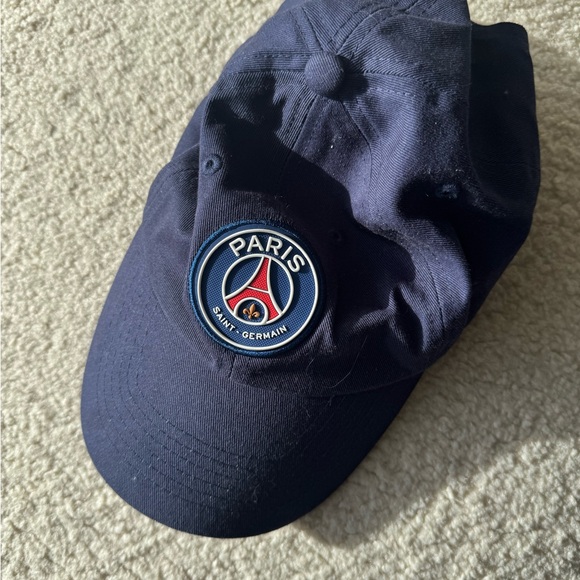 PARIS St Germain navy blue hat - Picture 4 of 8